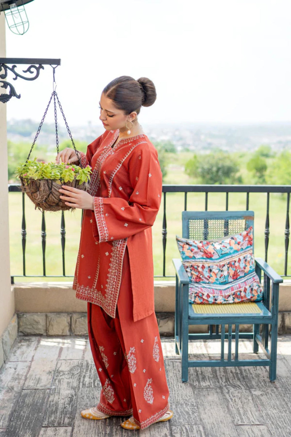 URGE - 2PC LAWN EMB SHIRT WITH LAWN EMBROIDERED TROUSER - EL144