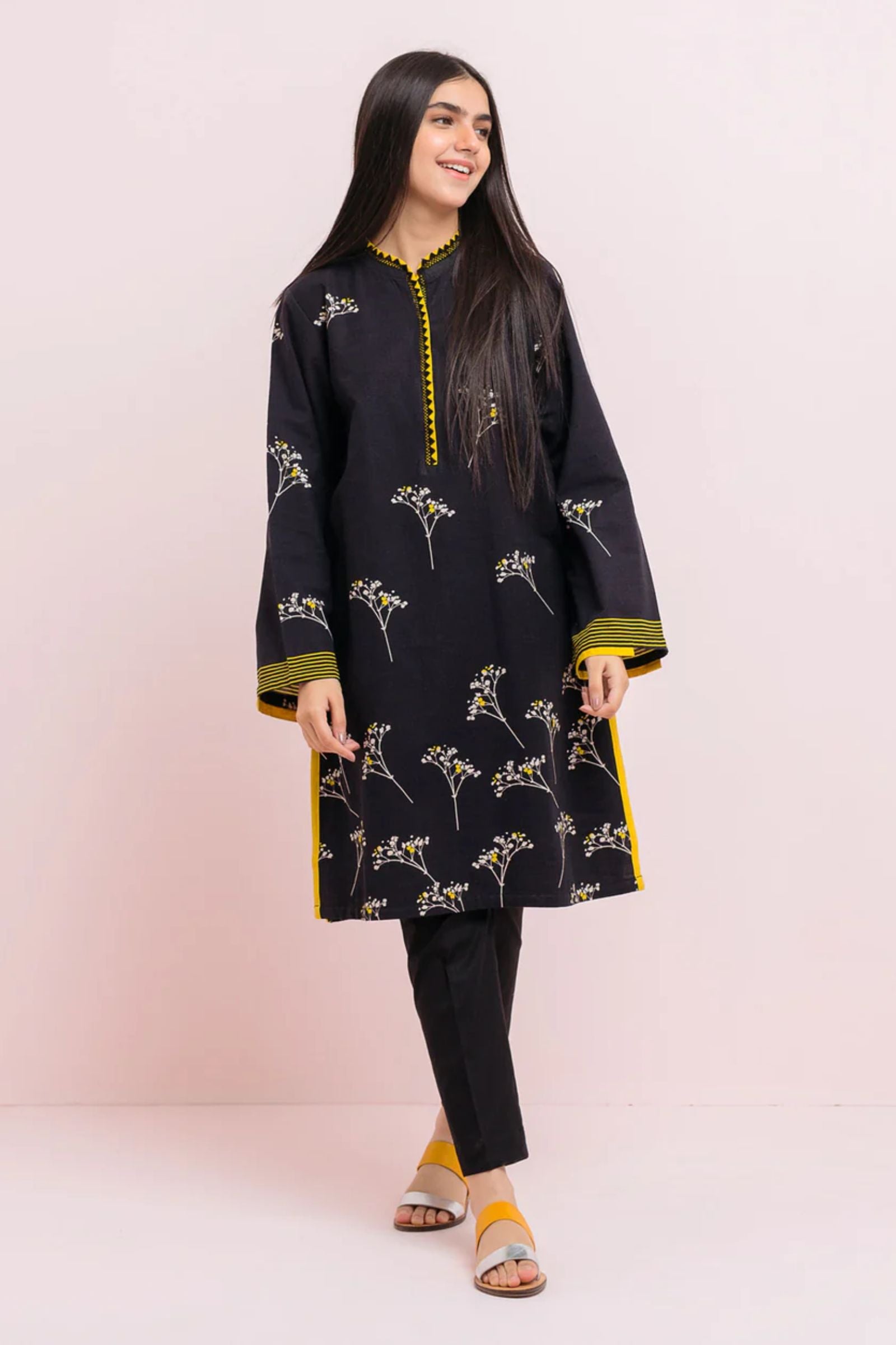 BEECHTREE - 2PC LAWN EMB SHIRT WITH LAWN DYED TROUSER - EL5788