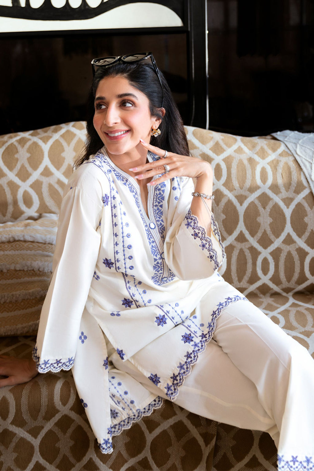 SANA SAFINAZ- 2PC LAWN EMB SHIRT WITH LAWN EMBROIDERED TROUSER - DR 5800
