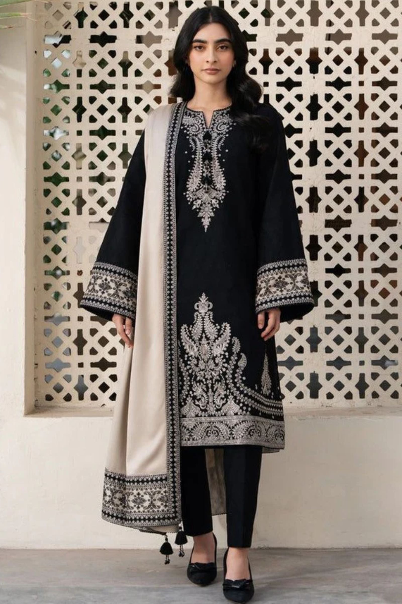 JAZMIN - 3PC LAWN EMBROIDERED SHIRT WITH LAWN PRINTED DUPATTA AND DAYED TROUSER - EL321