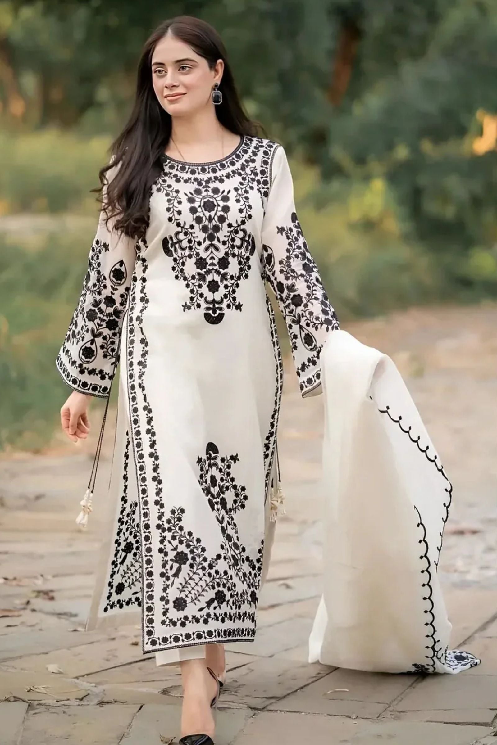 ASIM JOFA - 3PC LAWN EMB SHIRT WITH ORGANZA EMB DUPATTA AND DYED TROUSER - EL8025
