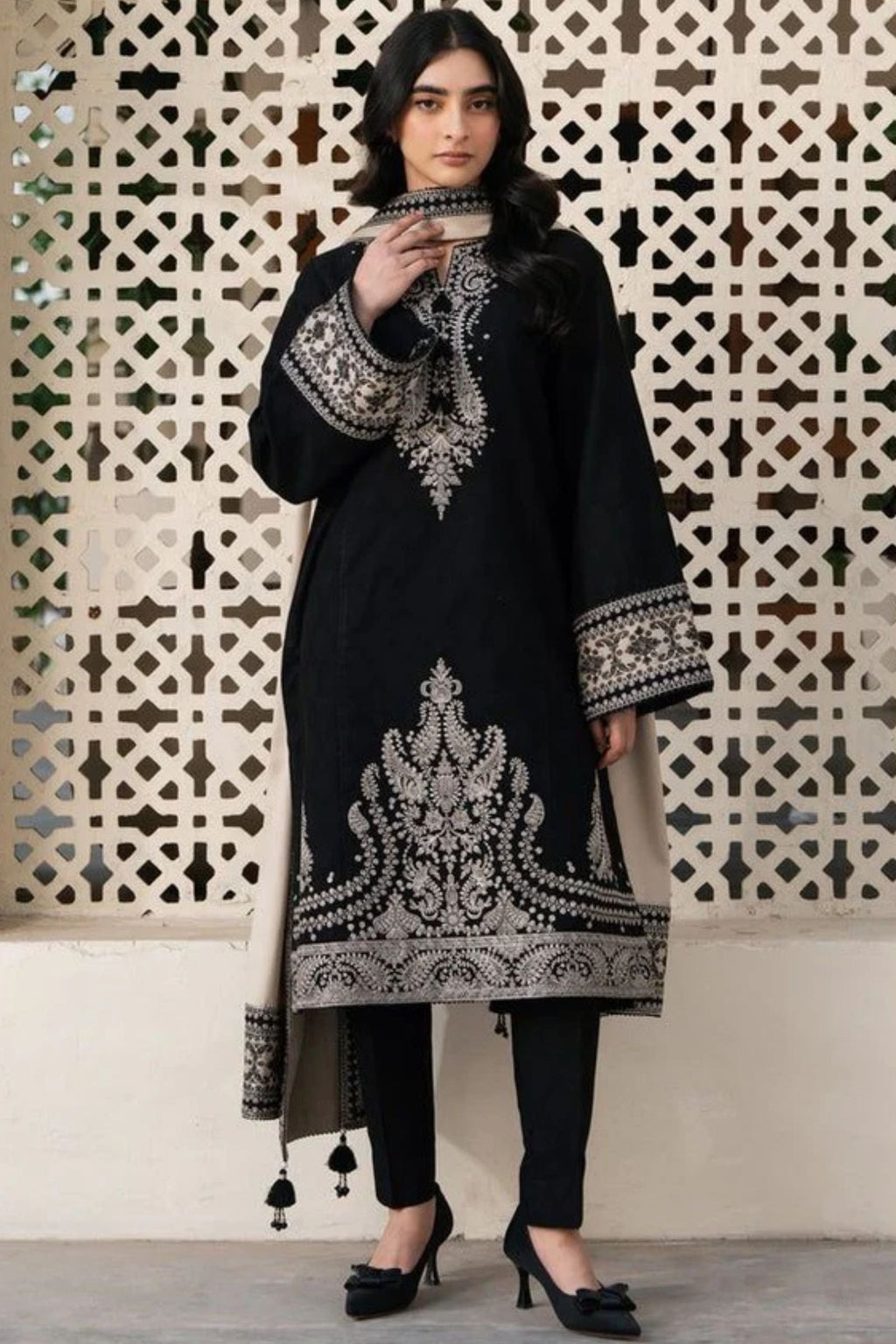 JAZMIN - 3PC LAWN EMBROIDERED SHIRT WITH LAWN PRINTED DUPATTA AND DAYED TROUSER - EL321