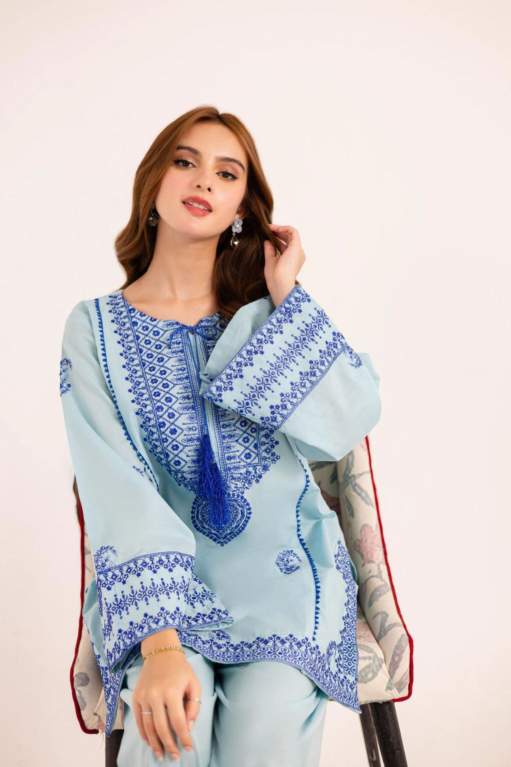 SILAY PRET- 2PC UNSTITCH LAWN EMB SHIRT WITH LAWN DYED TROUSER - DR 5805