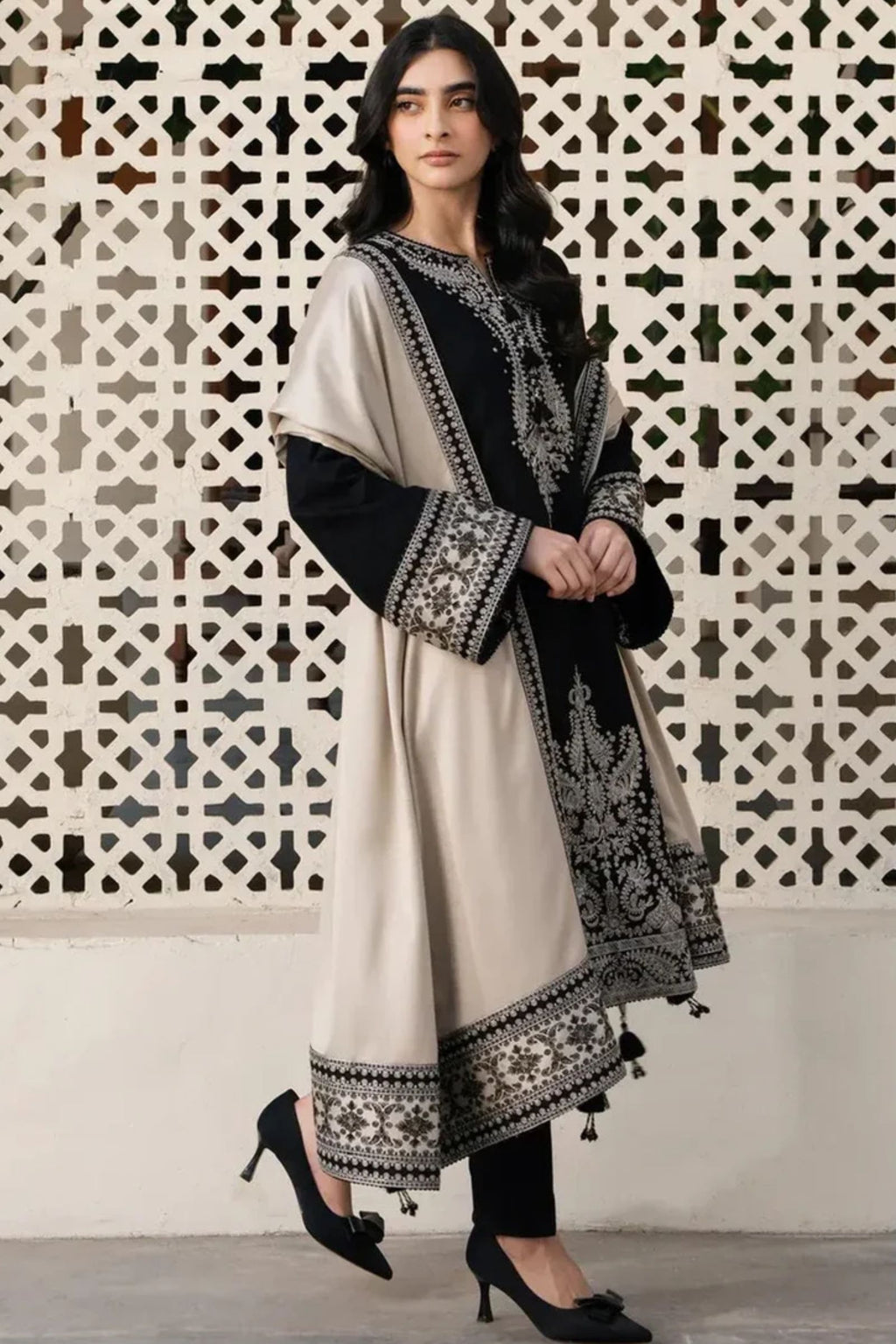 JAZMIN - 3PC LAWN EMBROIDERED SHIRT WITH LAWN PRINTED DUPATTA AND DAYED TROUSER - EL321