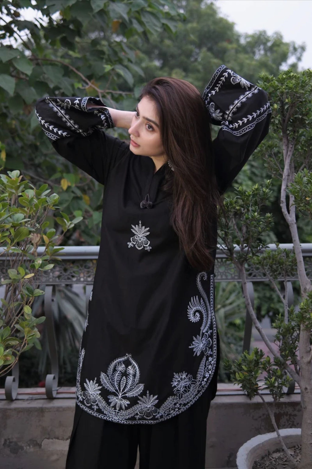 URGE - 2PC LAWN EMB SHIRT WITH LAWN EMBROIDERED TROUSER - EL660