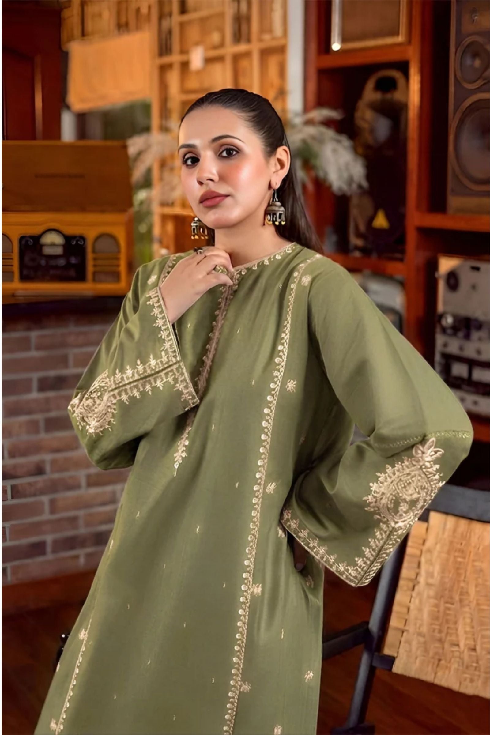 URGE - 2PC LAWN EMB SHIRT WITH LAWN DYED TROUSER - D 90