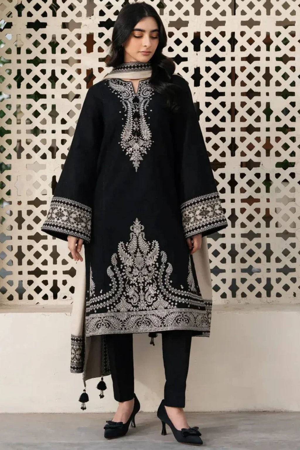 JAZMIN - 3PC LAWN EMBROIDERED SHIRT WITH LAWN PRINTED DUPATTA AND DAYED TROUSER - EL321