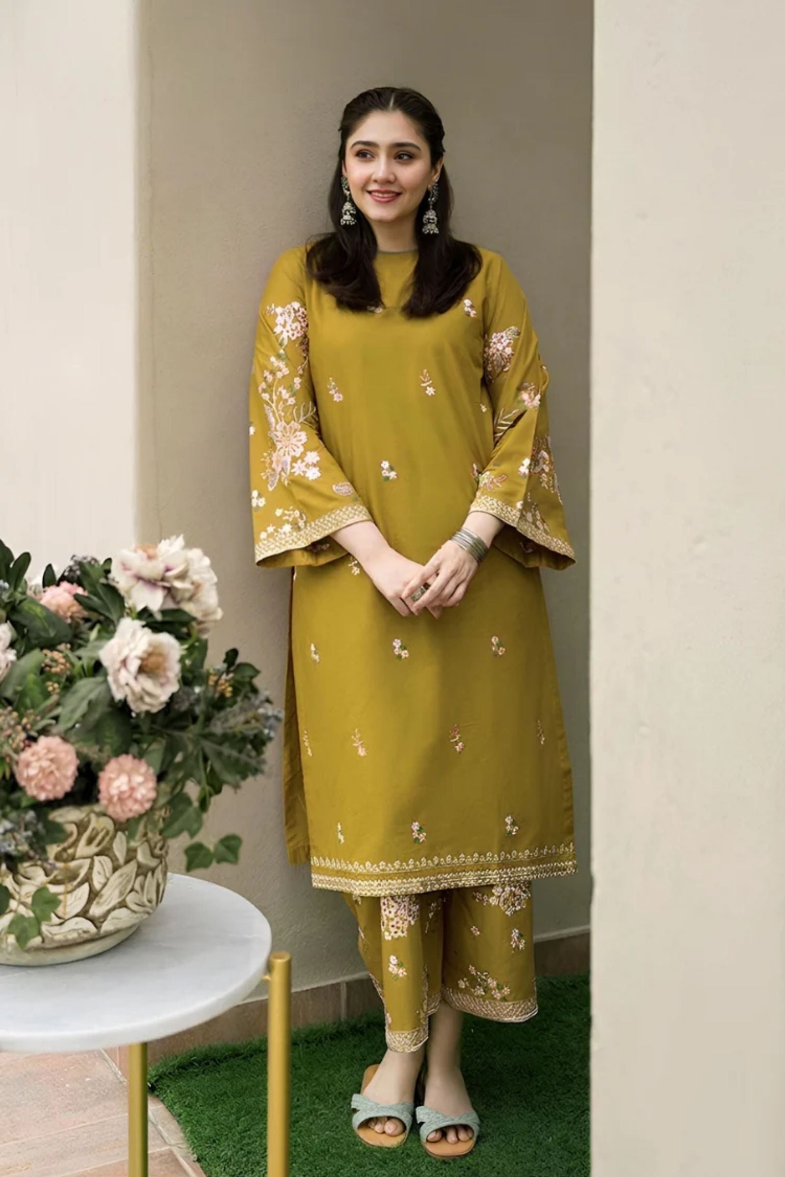 URGE - 2PC LAWN EMB SHIRT WITH LAWN EMB TROUSER - D 70
