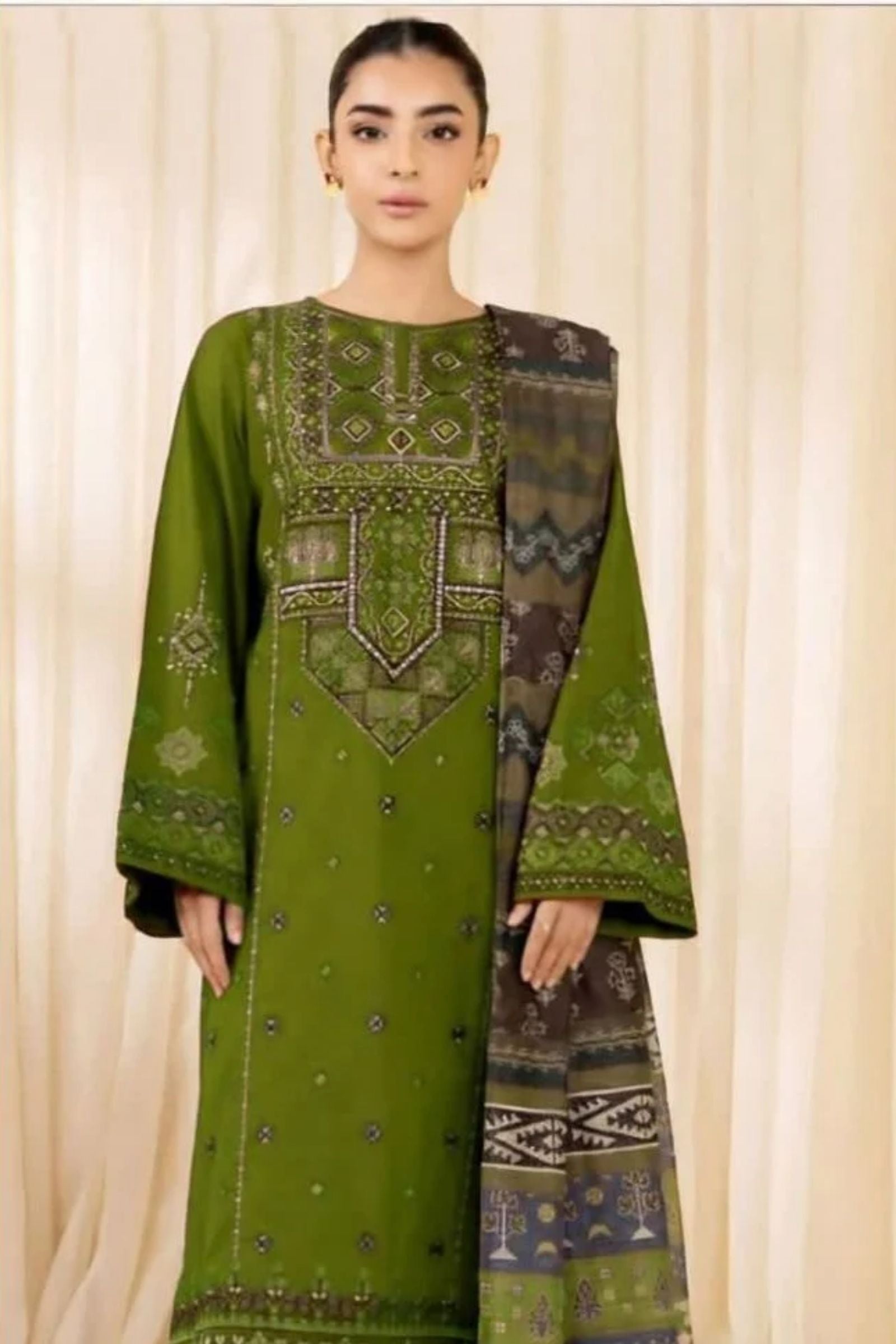 SAPPHIRE - 3PC LAWN EMB SHIRT WITH MONARK PRINTED DUPATTA AND DYED TROUSER - EL316