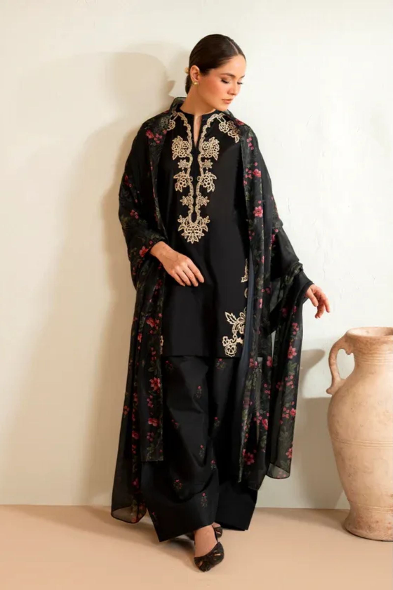 IZNIK - 3PC LAWN EMB SHIRT WITH MONARK PRINTED DUPATTA AND DYED TROUSER - EL1016