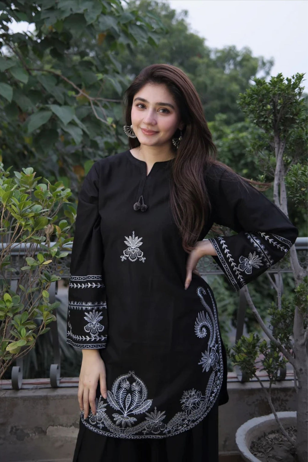 URGE - 2PC LAWN EMB SHIRT WITH LAWN EMBROIDERED TROUSER - EL660